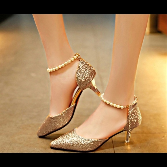 Pearl beaded chain strap point toe shoes - Picture 2 of 3